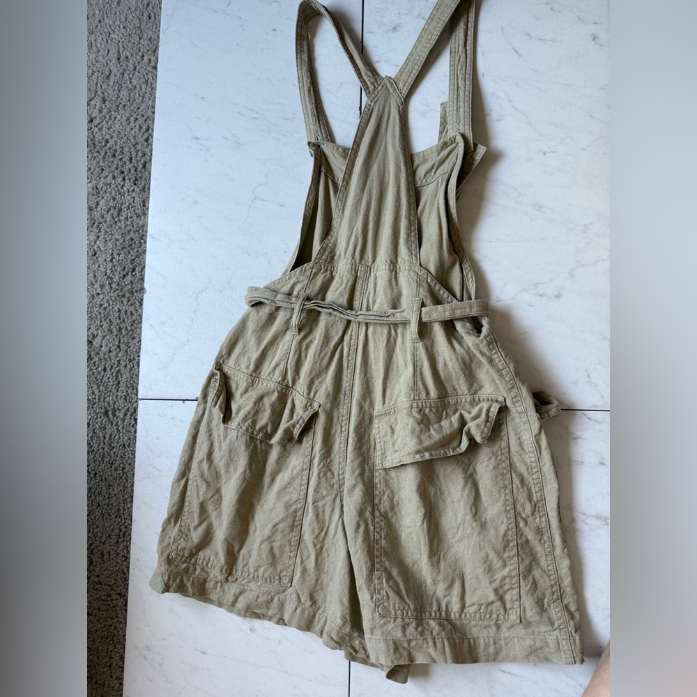 URBAN OUTFITTERS Khaki Olive Linen Shortalls Romper; size Medium - Picture 5 of 6
